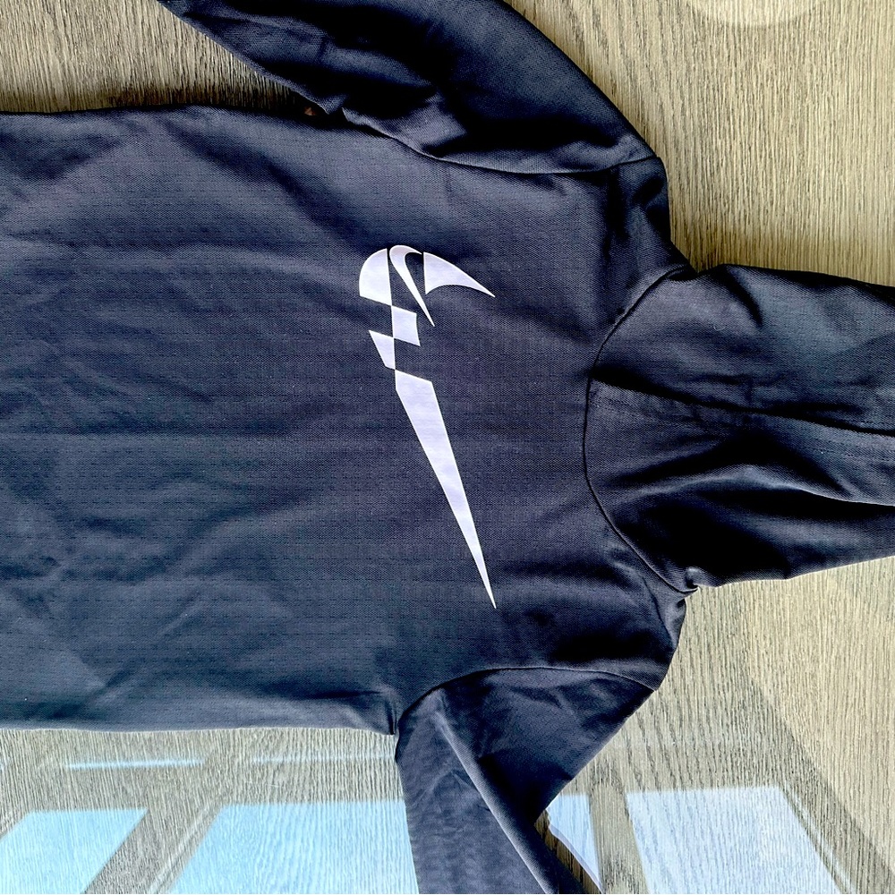 Nike Lightweight Performance Pullover